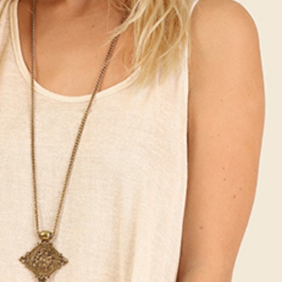 NEW Sleeveless Racerback Floral Lace Tunic - Picture 4 of 5